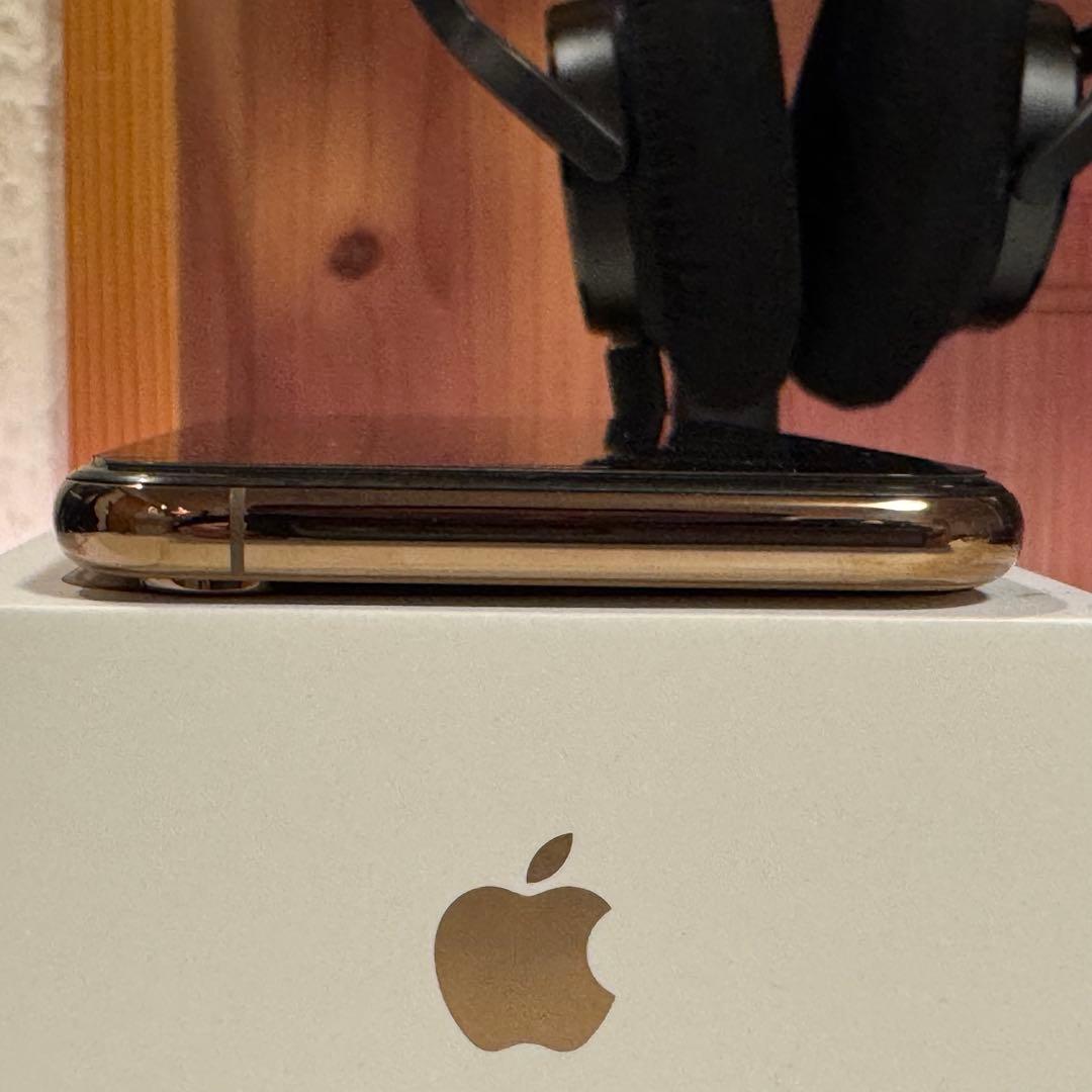 iPhone XS ゴールド 64GB docomo SIMロック解除済み