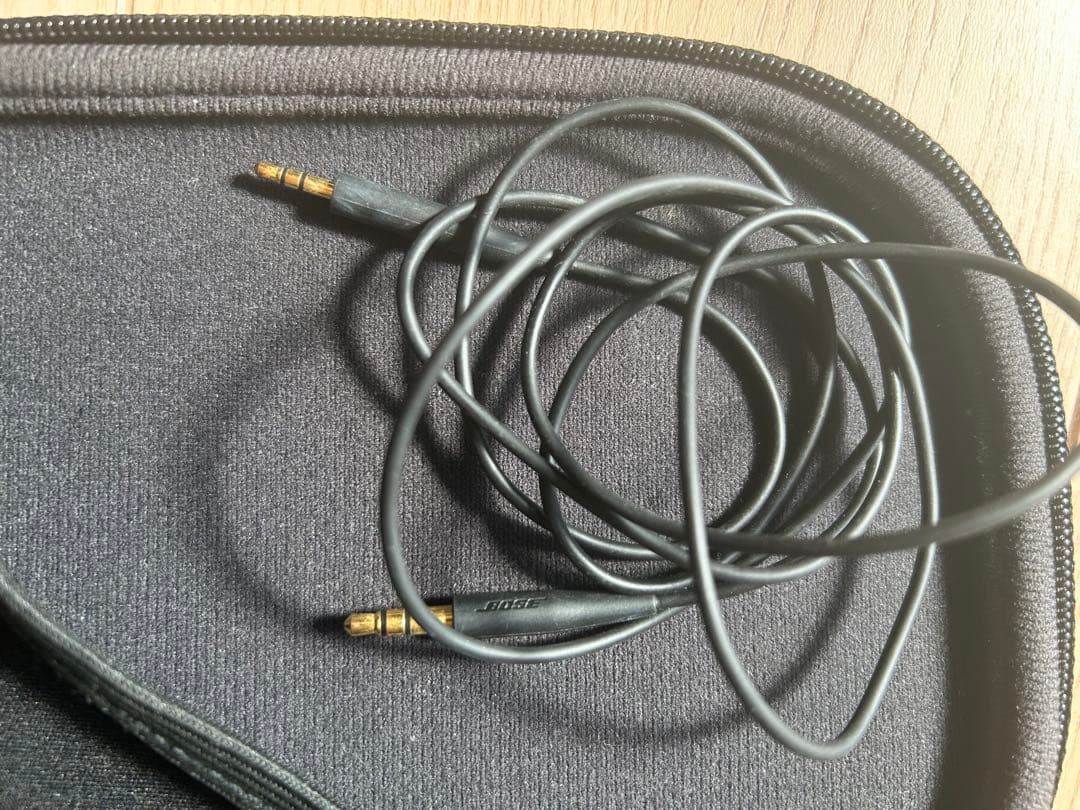 Bose QC35 Ⅱワイヤレスヘッドホン ケース付き
