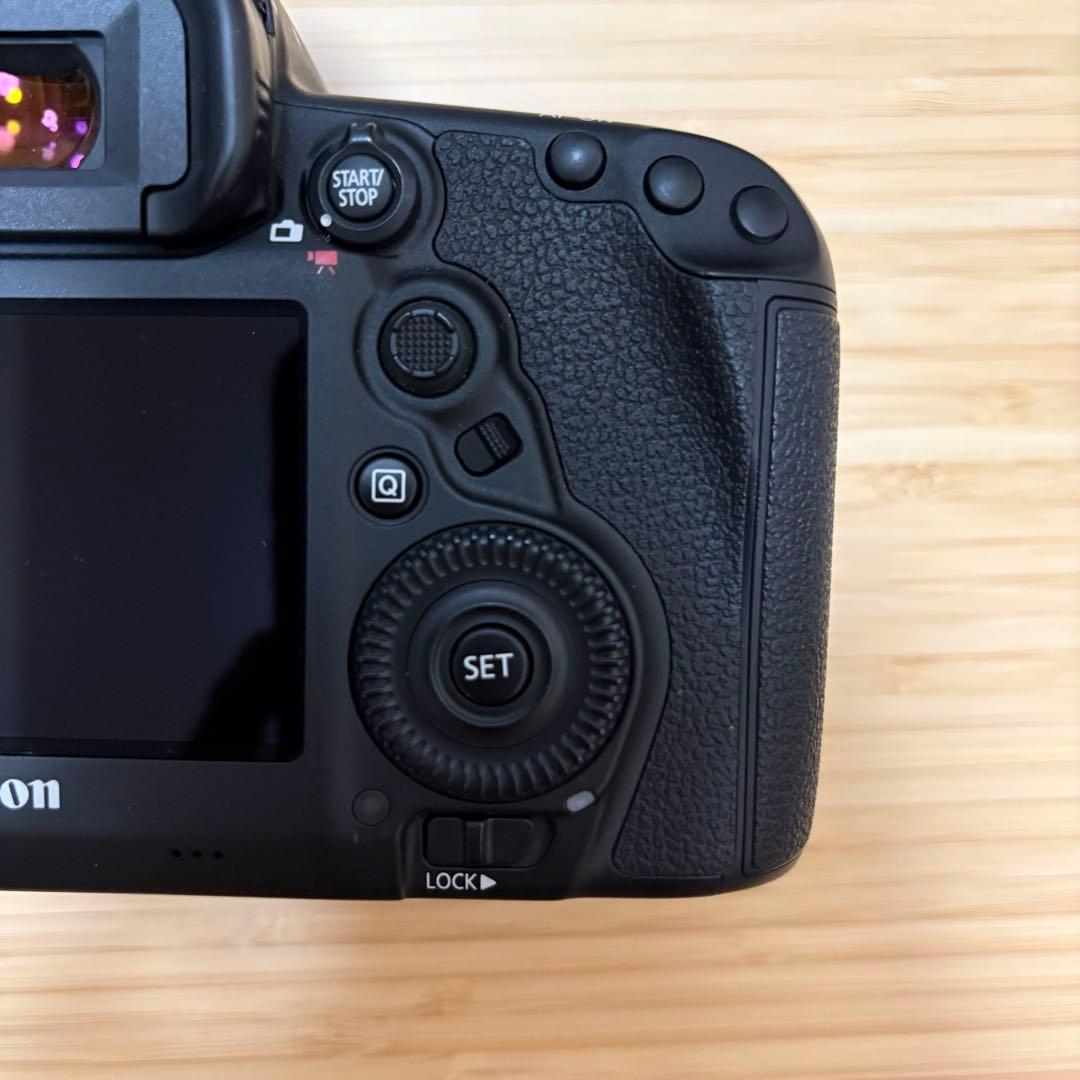Canon EOS 5D Mark IV 本体