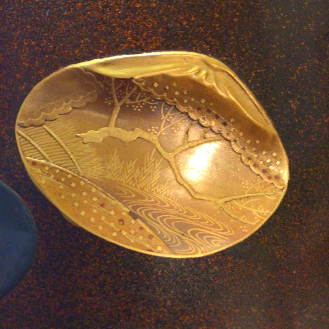 《特別出品》木製漆器　大名道具　総梨地火鉢　金沢蒔絵　貝合わせ紋様