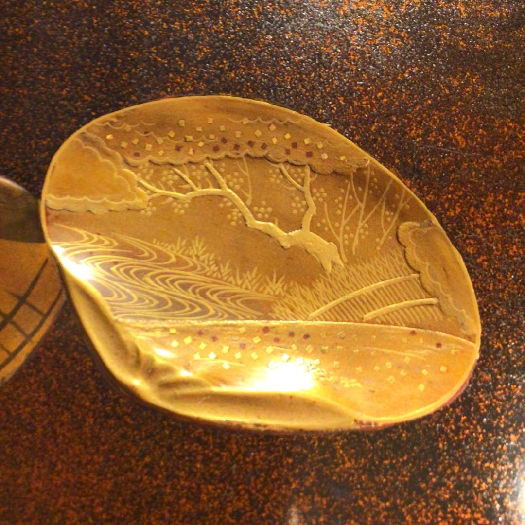 《特別出品》木製漆器　大名道具　総梨地火鉢　金沢蒔絵　貝合わせ紋様