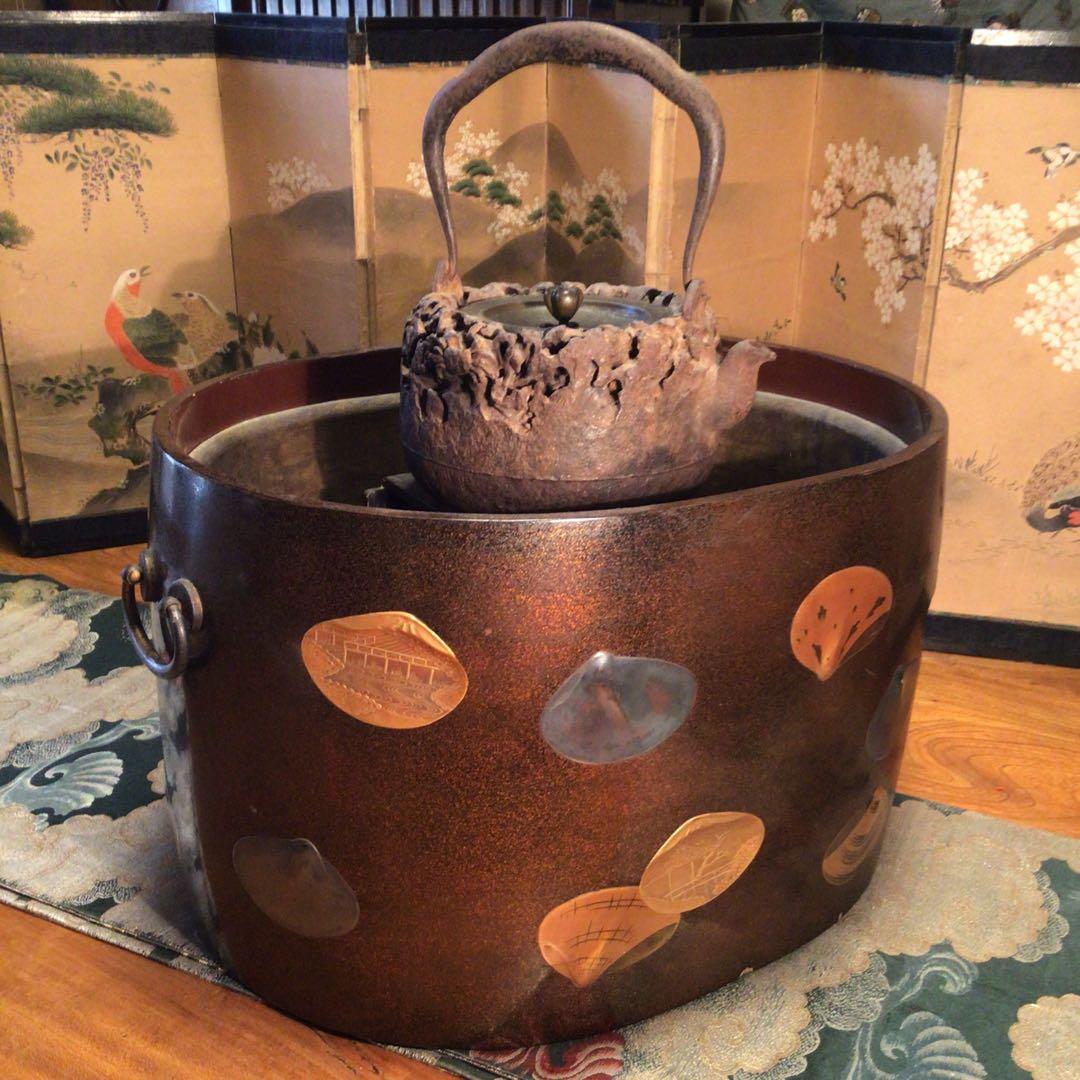 《特別出品》木製漆器　大名道具　総梨地火鉢　金沢蒔絵　貝合わせ紋様