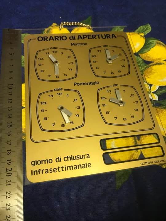 営業時間案内のプレート(イタリア雑貨)