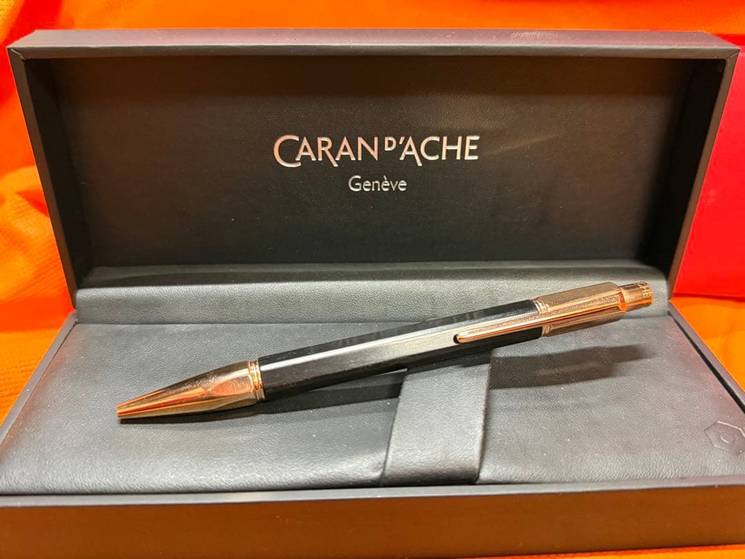 CARAN D'ACHE バリアス　エボニー　ボールペン　ローズゴールド