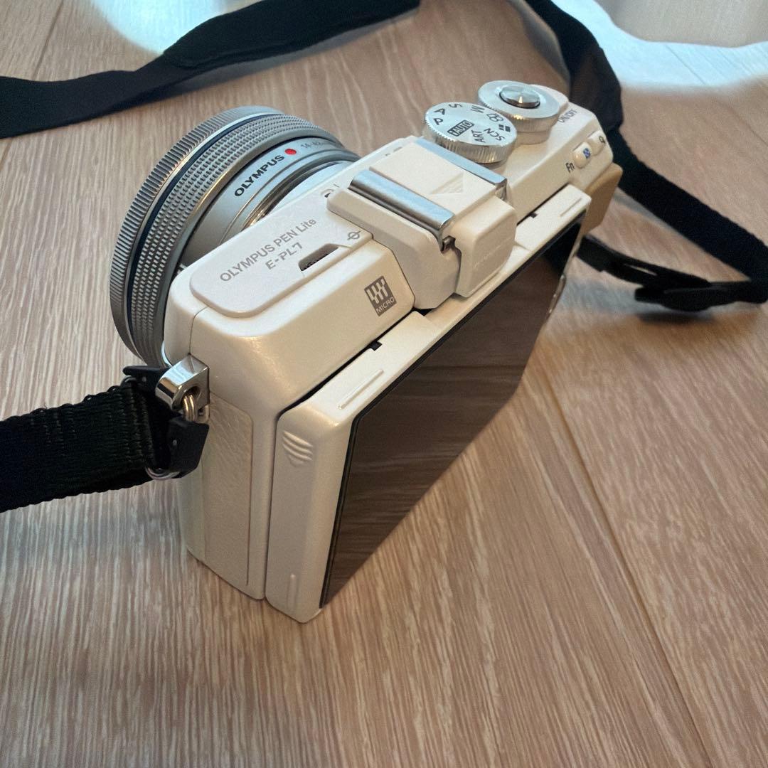 オリンパス Olympus PEN E-PL7 ミラーレス一眼カメラ