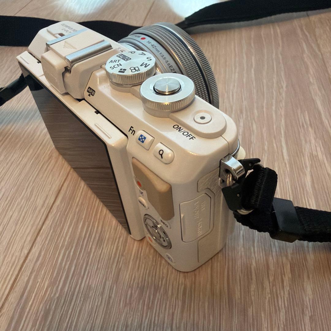 オリンパス Olympus PEN E-PL7 ミラーレス一眼カメラ