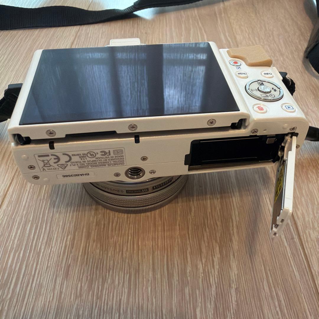 オリンパス Olympus PEN E-PL7 ミラーレス一眼カメラ