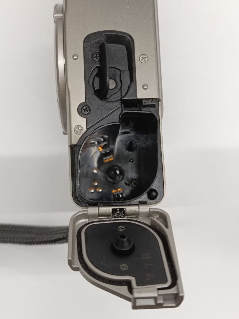 CONTAX Tix コンタックス　シルバーコンパクトフィルムカメラ