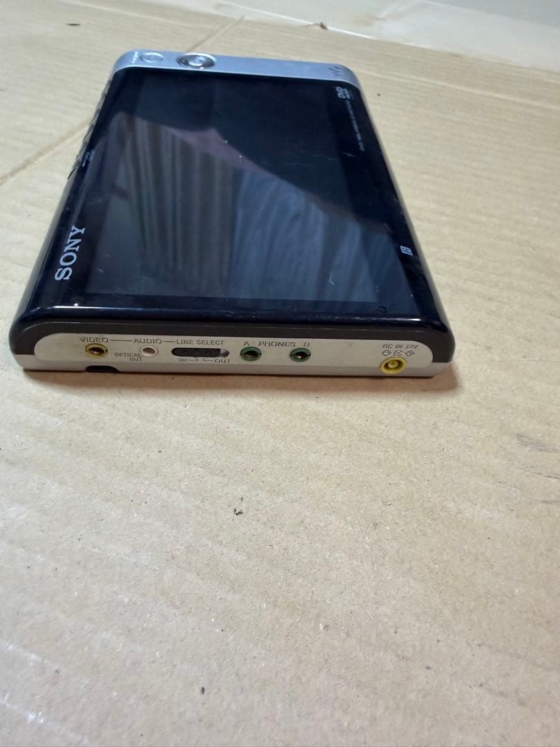 ポータブルプレーヤー SONY DVD WALKMAN D-VE7000S