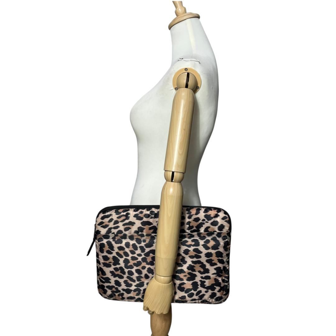 美品　Kate Spade PCケース　レオパード柄　16インチ　ケイトスペード