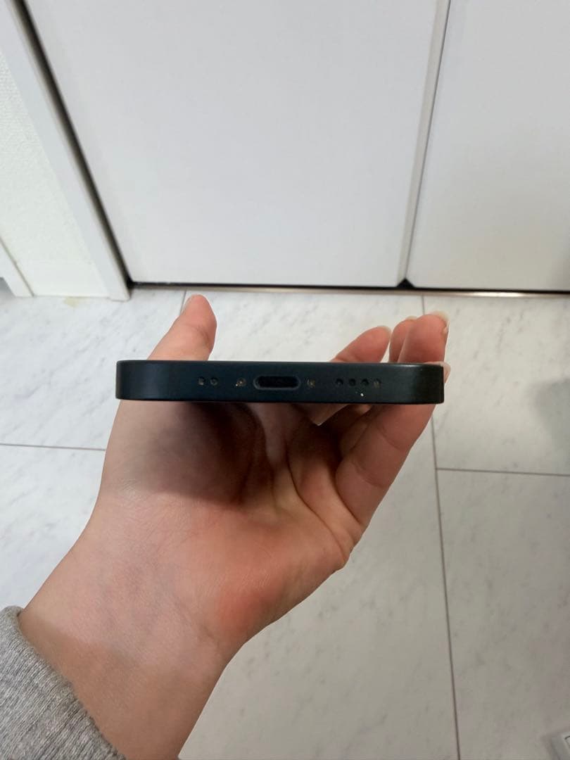 Apple iPhone 13 minミッドナイト　本体