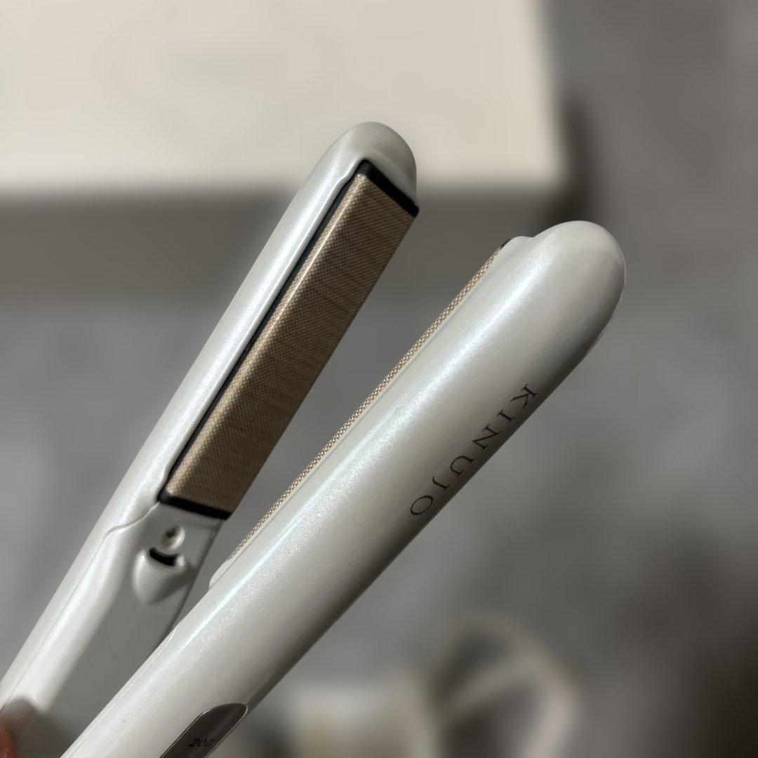 キヌージュ　ヘアアイロンミニ