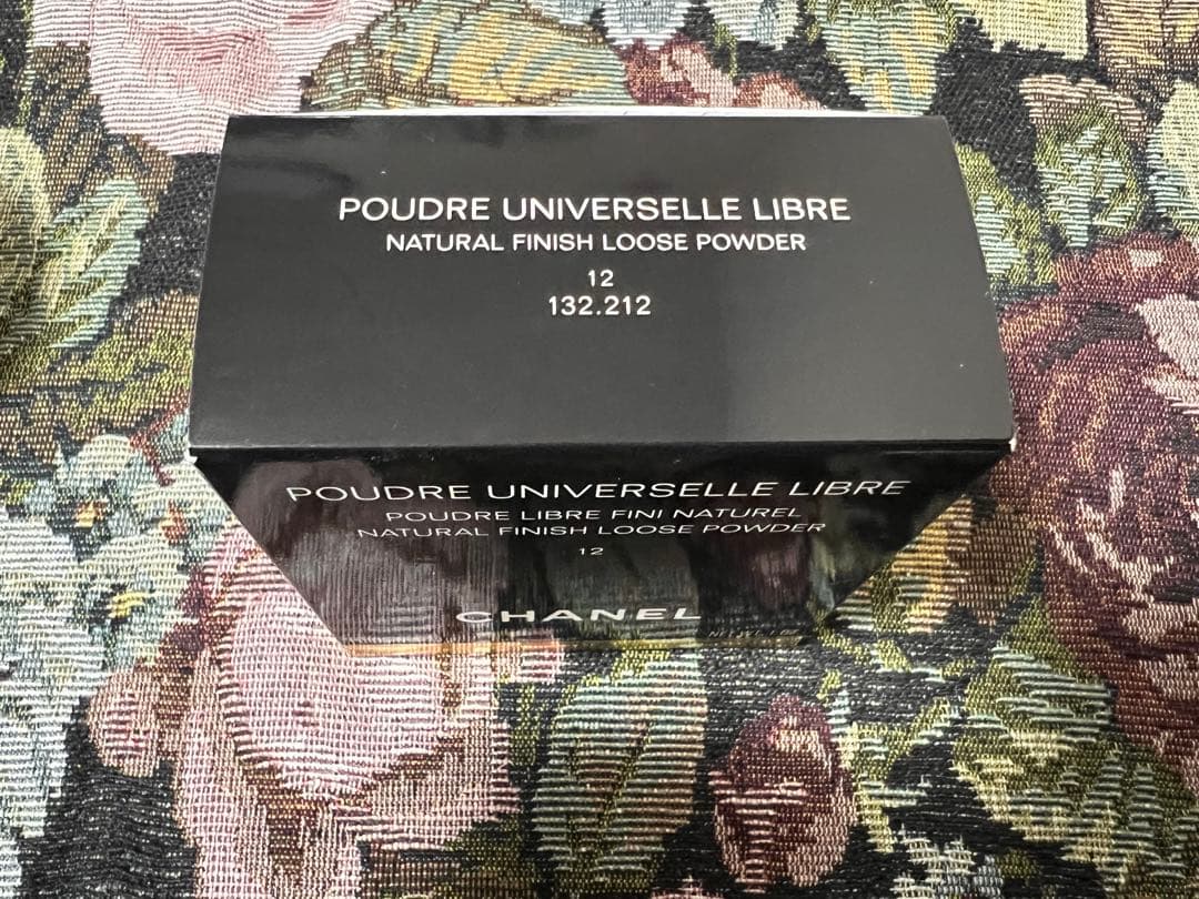 ファンデーション CHANEL POUDRE UNIVERSELLE LIBRE 12