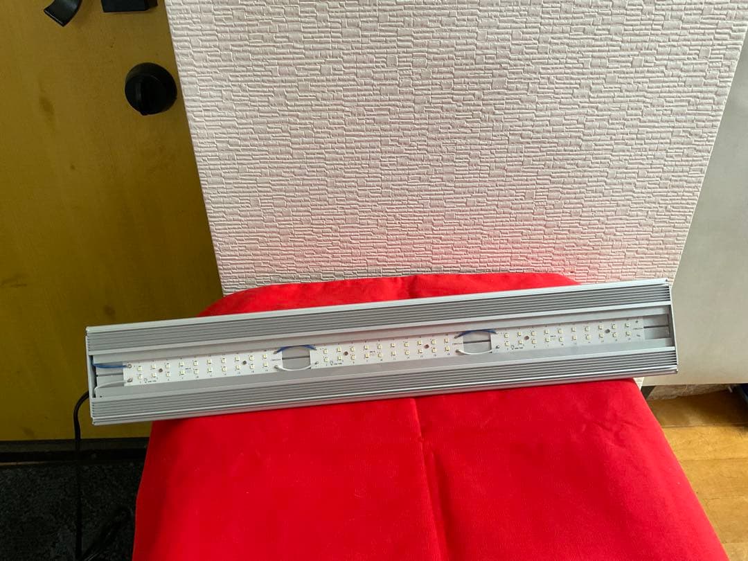 アクロ TRIANGLE LED VIVID 600