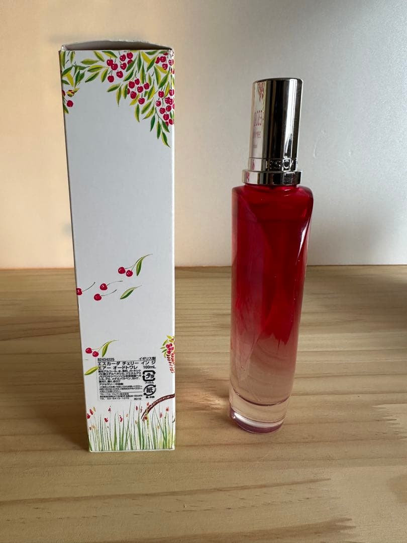 エスカーダ チェリー イン ジ エアー 100ml