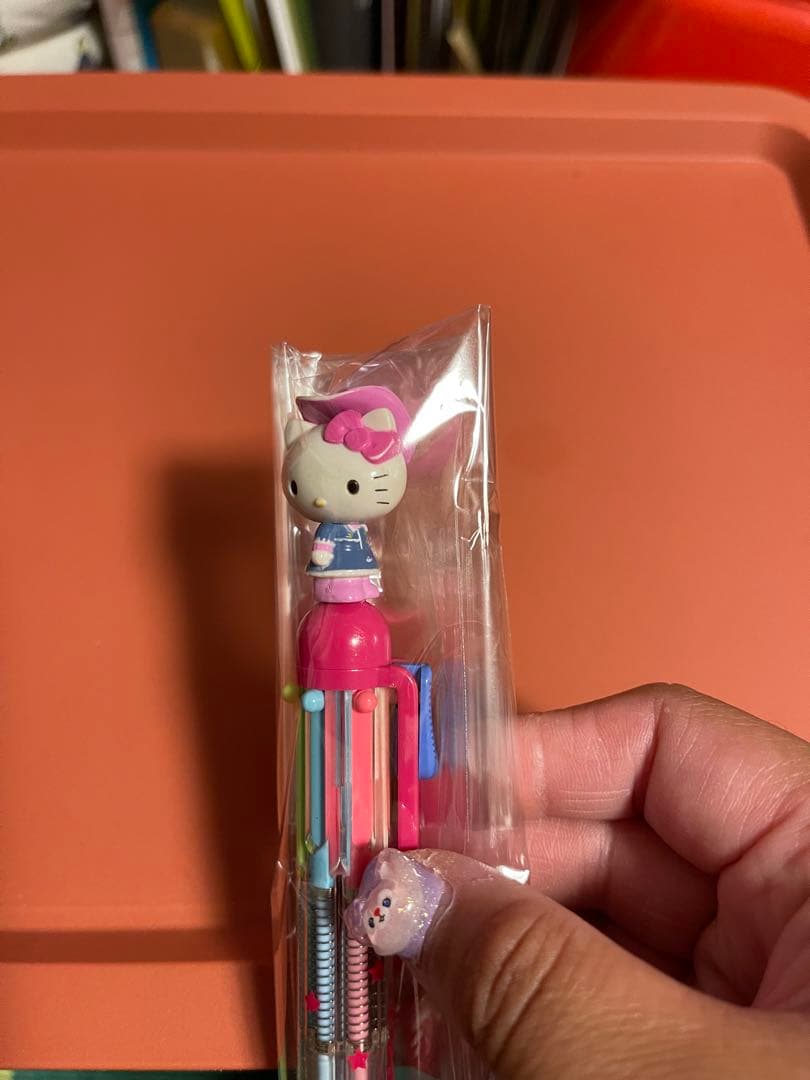 ハローキティ　マスコット　ボールペンusj5色＋シャーペン付き