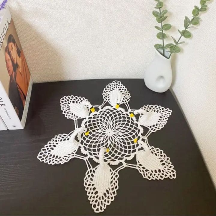 ハンドメイド　レース手編みの立体白鳥ドイリー