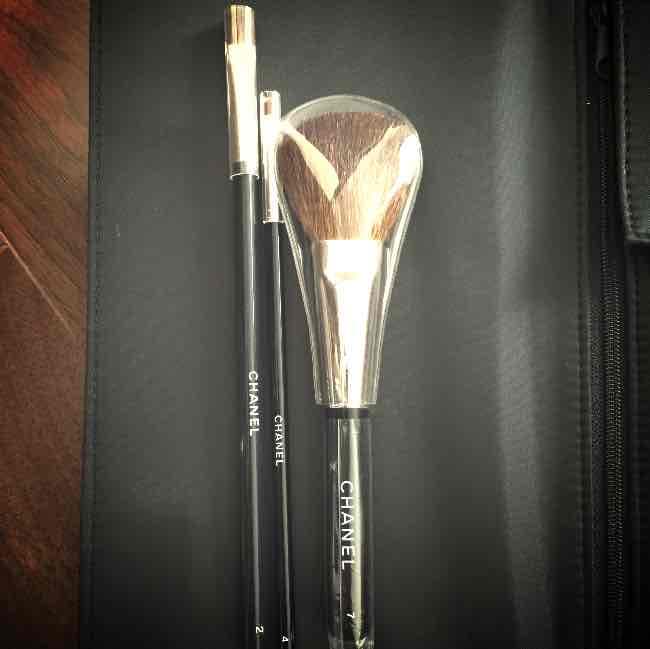 値下げしました！新品未使用CHANEL BRUSH UP ON BEAUTY