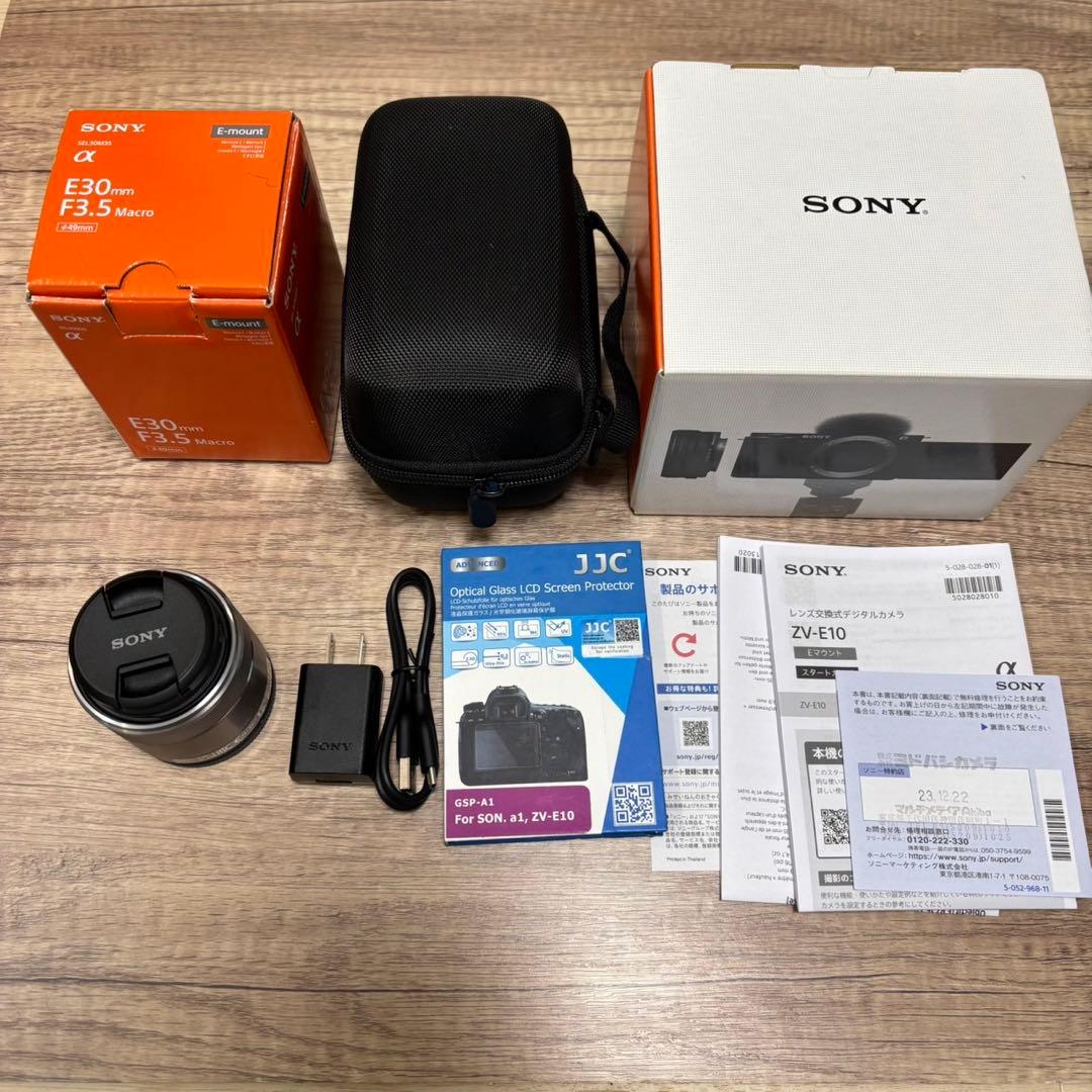 SONY ZV-E10 セット※ケース付き、バッテリー付き、単焦点レンズ付き