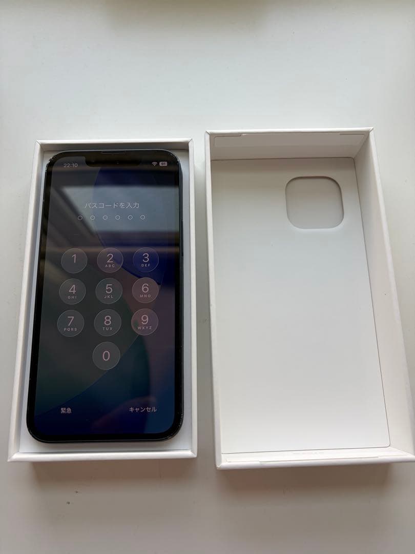 iPhone 13 mini ミッドナイト 128 GB（外箱あり・画面傷あり）
