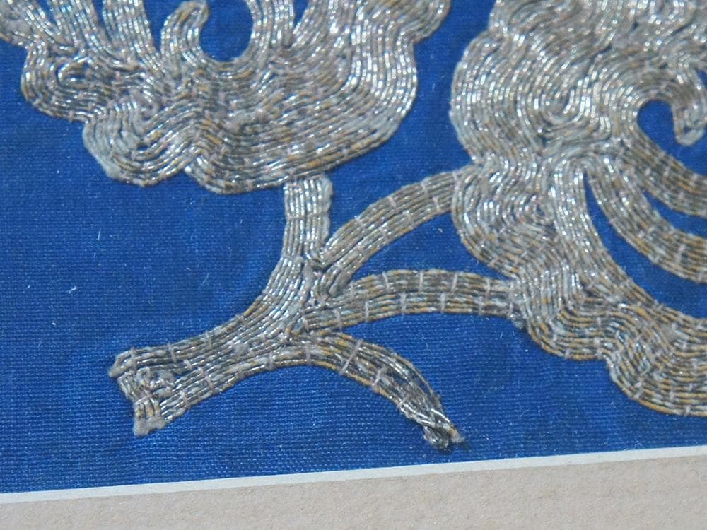 【繍】　★ 織繍 藍地多福紋額装繍片 ★　清朝期　仏手 蝙蝠 刺繍文様　明清繍品