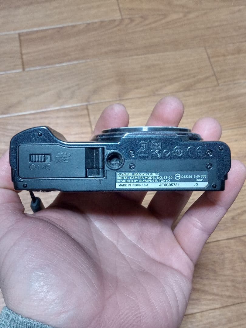 美品 OLYMPUS デジカメ SZ-20 ブラック