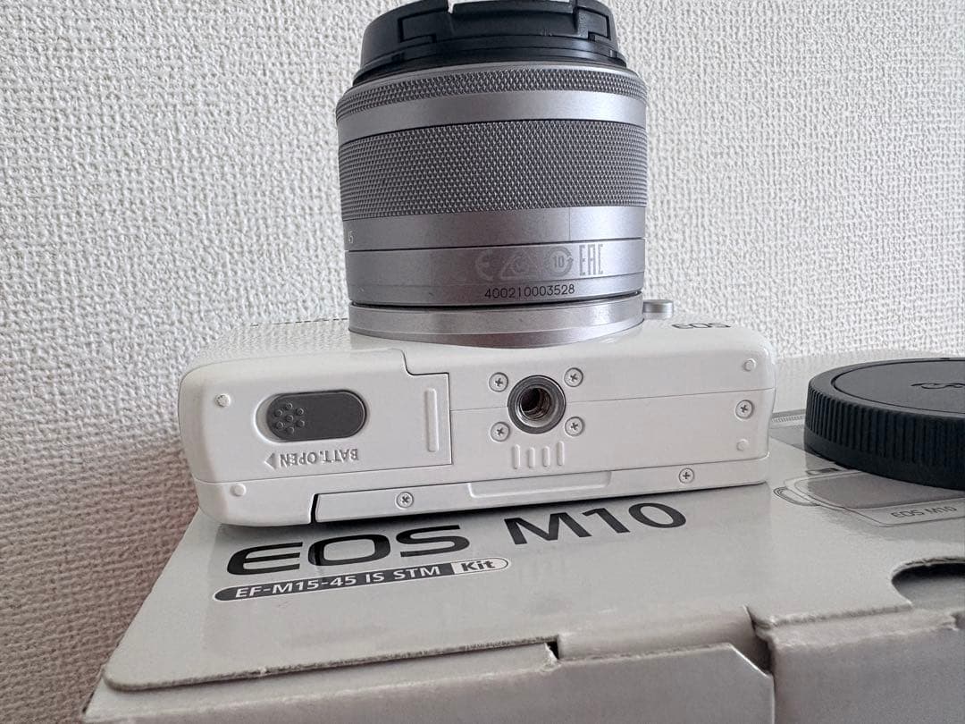 EOS M10 ミラーレス一眼カメラ