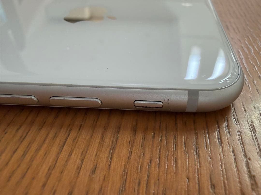 Apple iPhone 8 64G SIMロック解除済 ホワイト