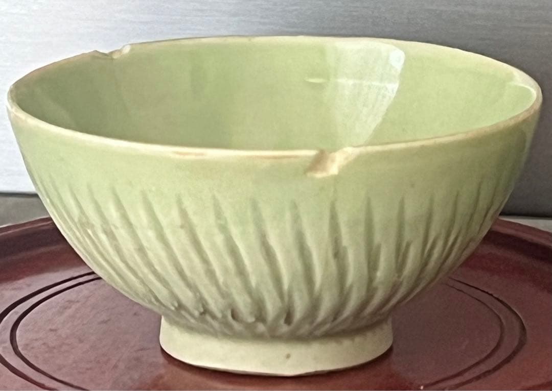 古い青磁 古美術　中国の龍泉窯茶碗　時代不明