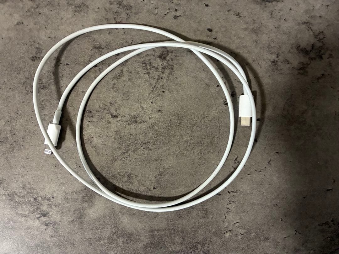 iPhone SE (第3世代) 64GB スターライト 本体　美品