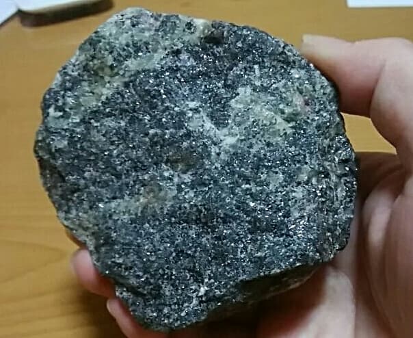 ガ一ネット水晶共生　天然石