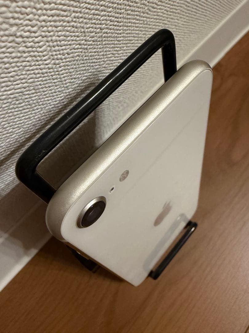 スマートフォン本体 Apple iPhone SE (Starlight, 256GB)