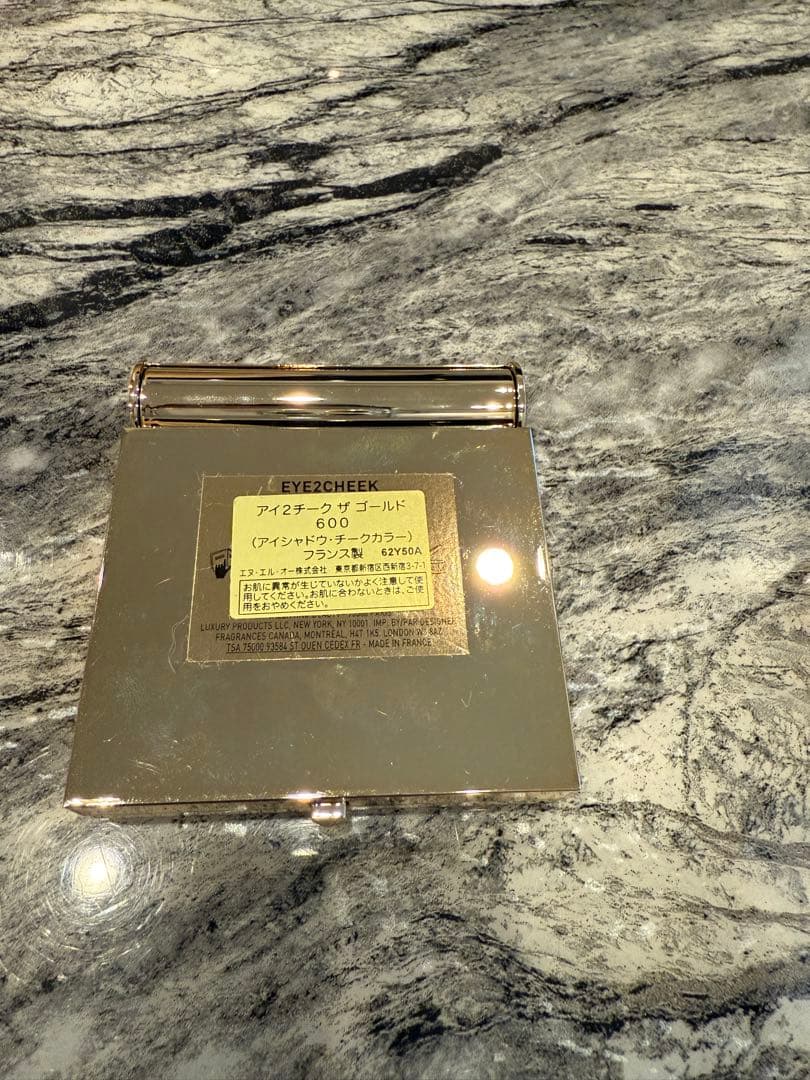 新品・未使用 Valentino アイシャドウ・チーク ゴールド