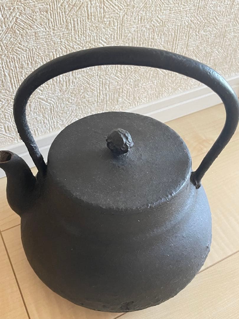 黒色 鋳鉄製鉄瓶 木箱付き