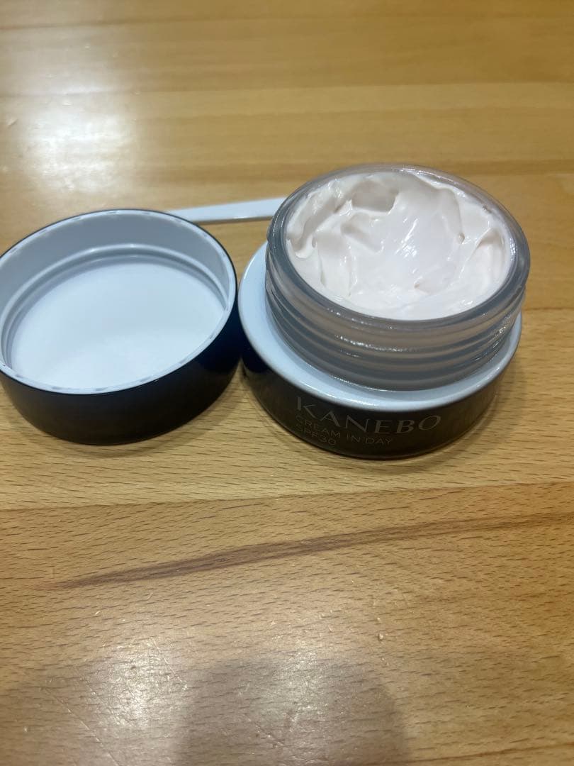 KANEBO クリームインデイ　SPF30