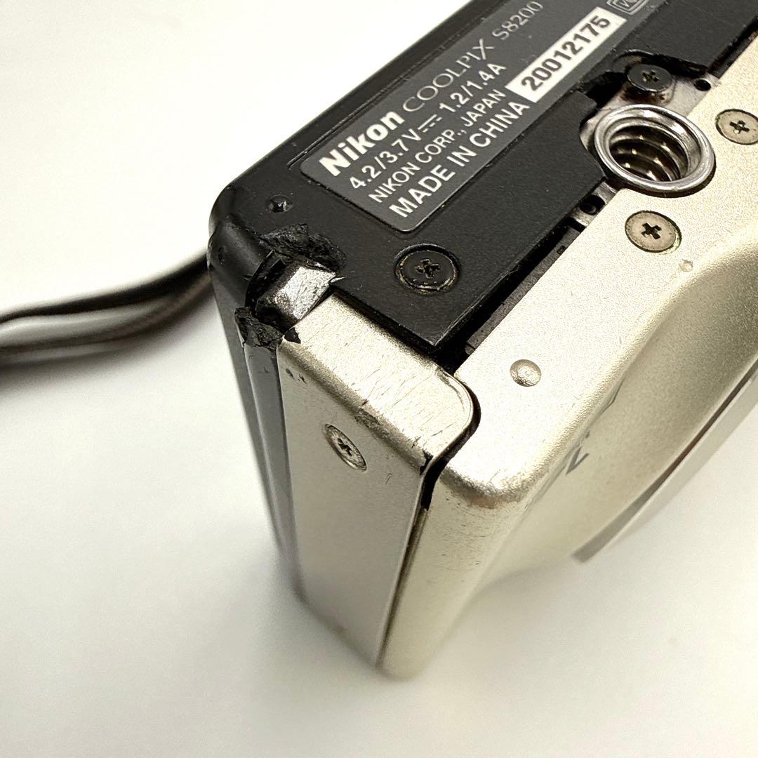 Nikon ニコン COOLPIX クールピクス S8200 デジカメ ゴールド