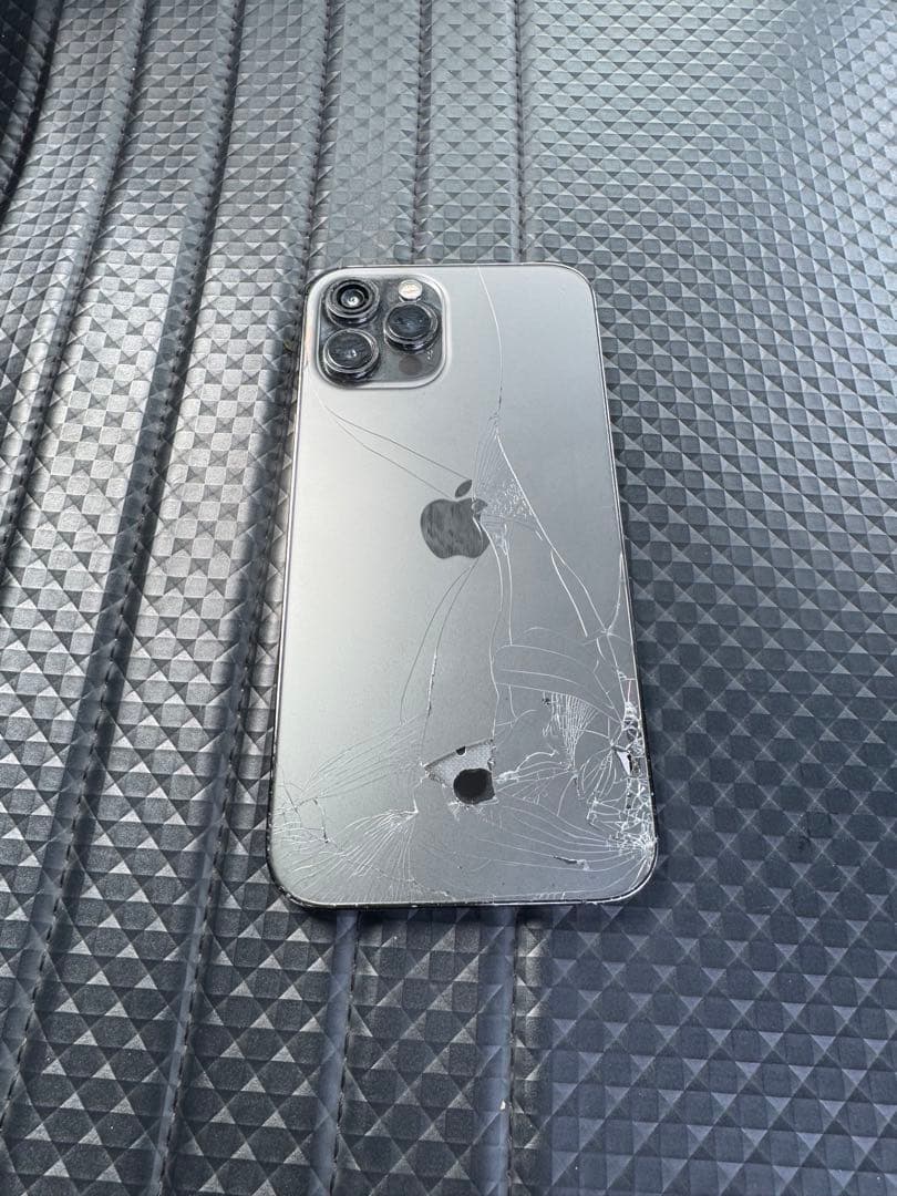 Apple iPhone 12 Pro 本体 背面ひび割れ等あり
