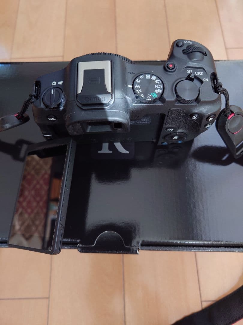 Canon　eosr8ボディゴンになります。