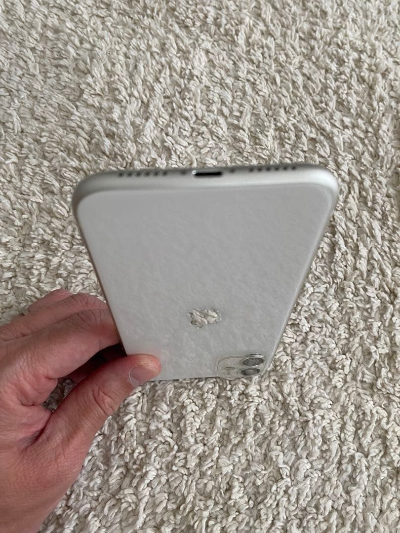 iPhone11 128GB ホワイト MHDC3J/A 箱付き