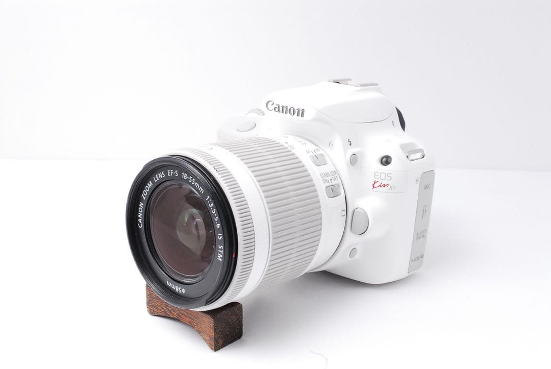 ショット数極少❤️Canon EOS Kiss X7 ホワイト ❤️高性能レンズ付き