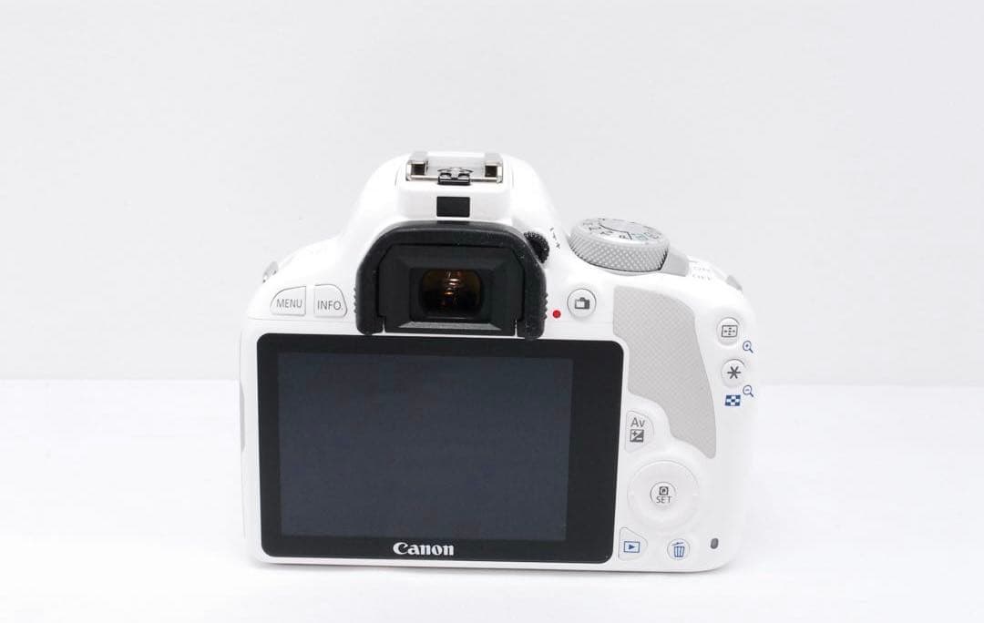 ショット数極少❤️Canon EOS Kiss X7 ホワイト ❤️高性能レンズ付き