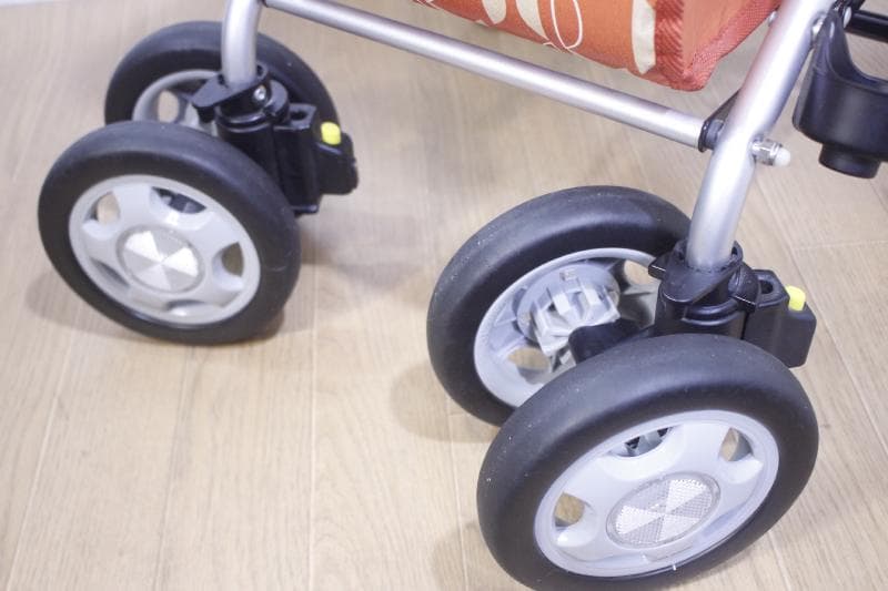 ◆幸和製作所 ティコブ　ルーティ2　SLM08ミドルタイプのお洒落なシルバーカー