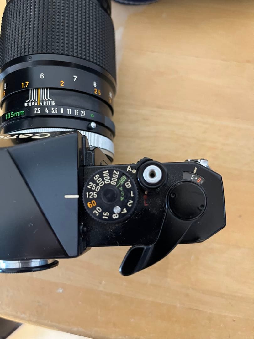 Canon F-1FDレンズ2本 28mm 135mm ストラップ付 ジャンク