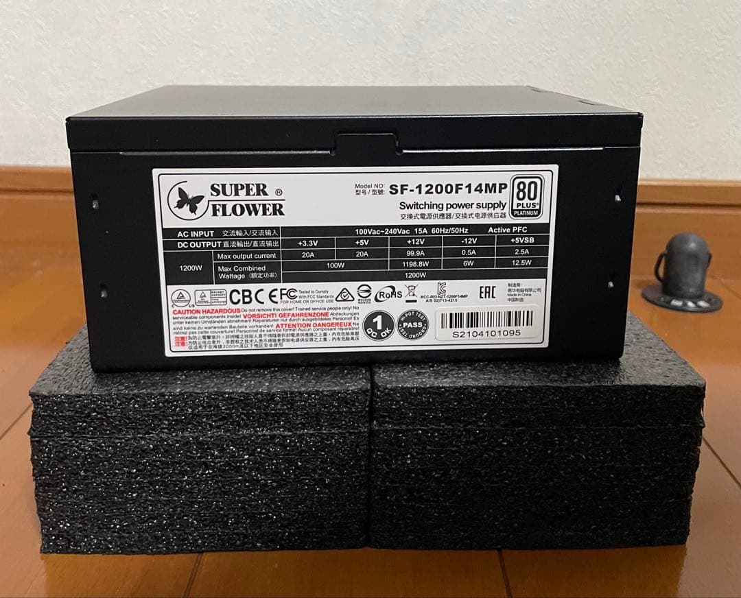SUPER FLOWER LEADEX SE PLATINUM 1200W 本体