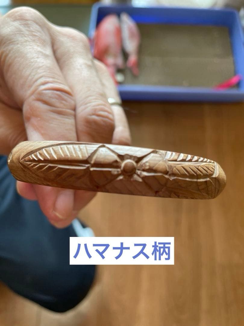 アイヌ彫　ネックレス、ブローチ、ブレスレットのセット。 手彫り。