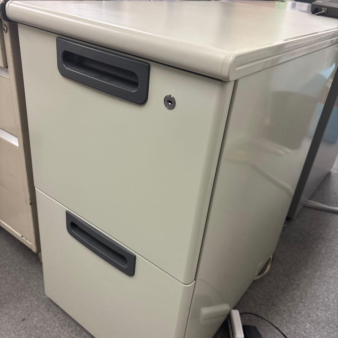 オフィス用　スチール製キャビネット