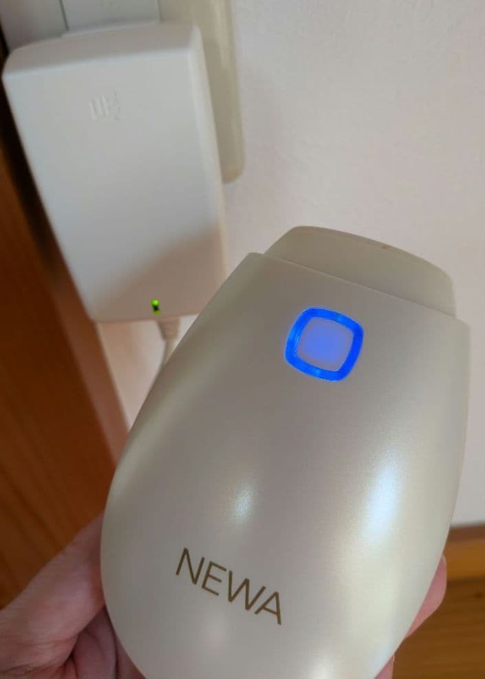 NEWA LIFT 美顔器 シャンパンゴールド ジェルなし