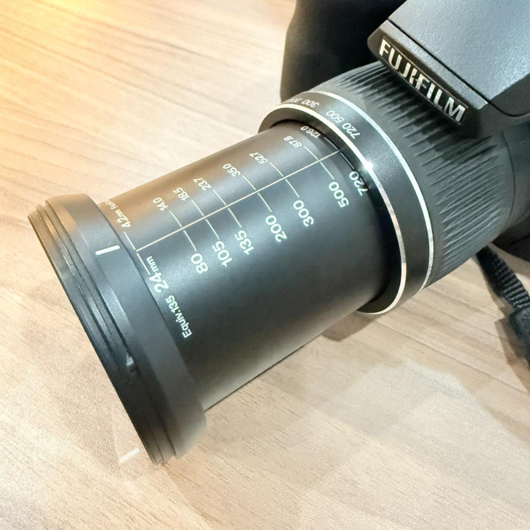 FUJIFILM 富士フイルム FinePix HS10 ネオ一眼 30倍ズーム