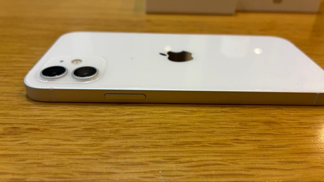 美品 iPhone12本体 128gb 箱付 ホワイト SIMフリー