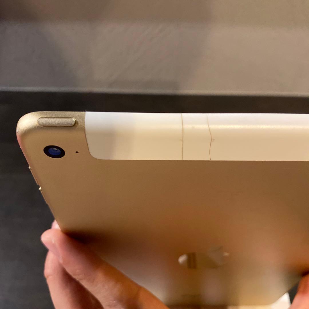 ipad mini4 128gb ゴールド 背面に割れあり 箱・ケース付き